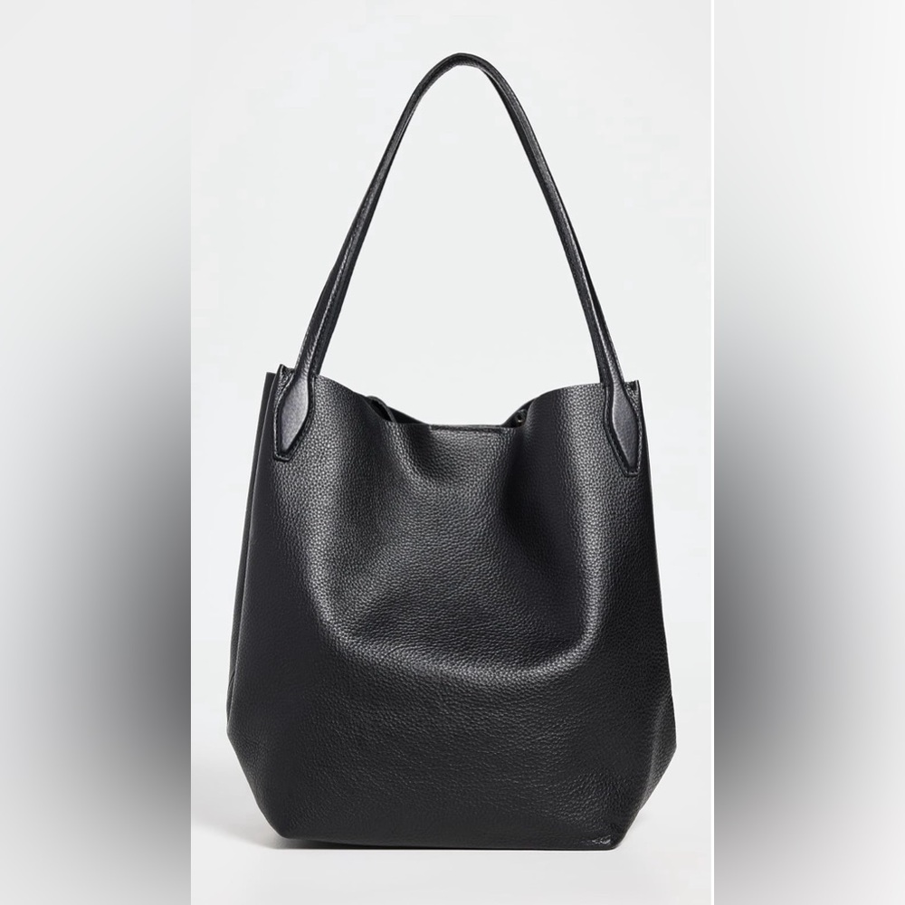 Madewell The Shopper Tote in Soft Grain Pebble Leather - Black
